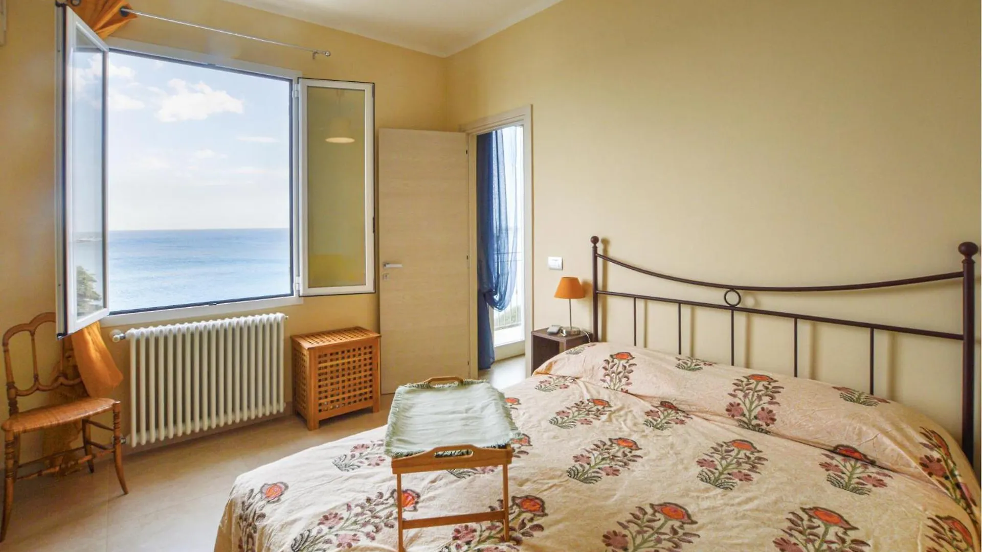 2 Bedroom Awesome Home In Cipressa Holiday home