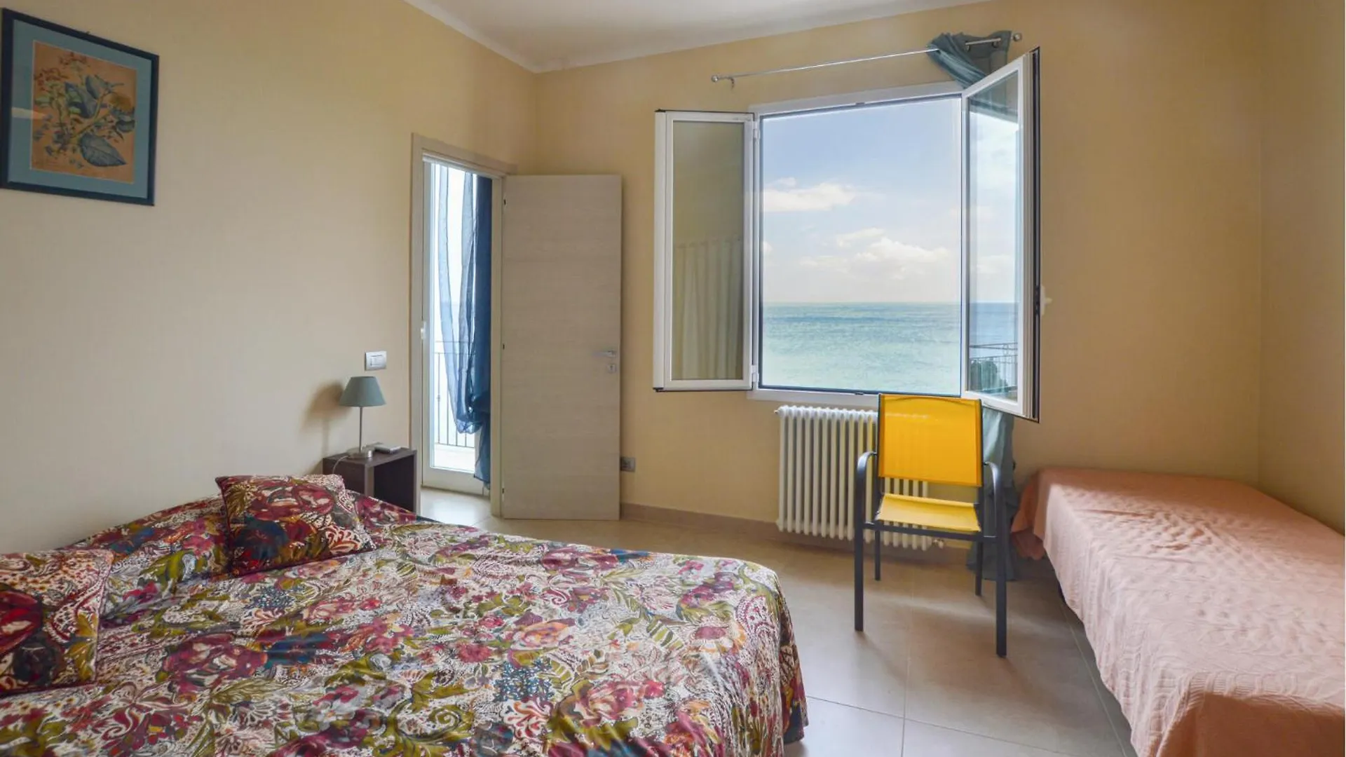 2 Bedroom Awesome Home In Cipressa 0*,
