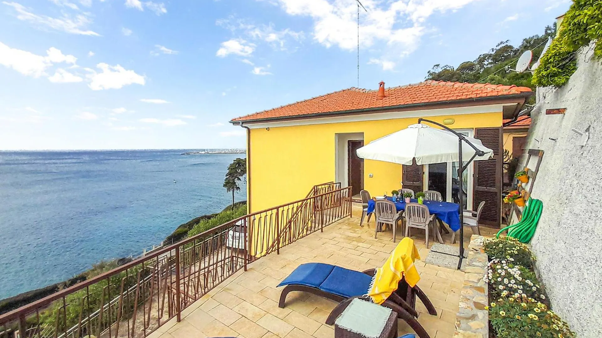 2 Bedroom Awesome Home In Cipressa 0*,  Italy