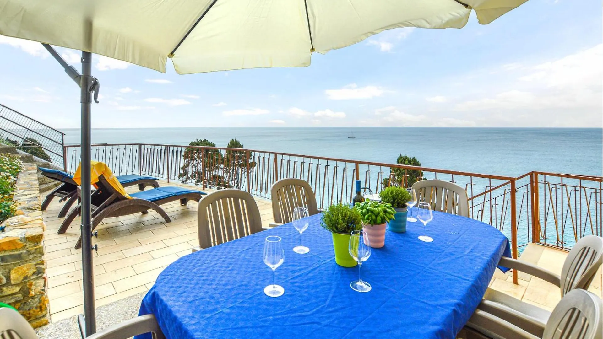 2 Bedroom Awesome Home In Cipressa Holiday home
