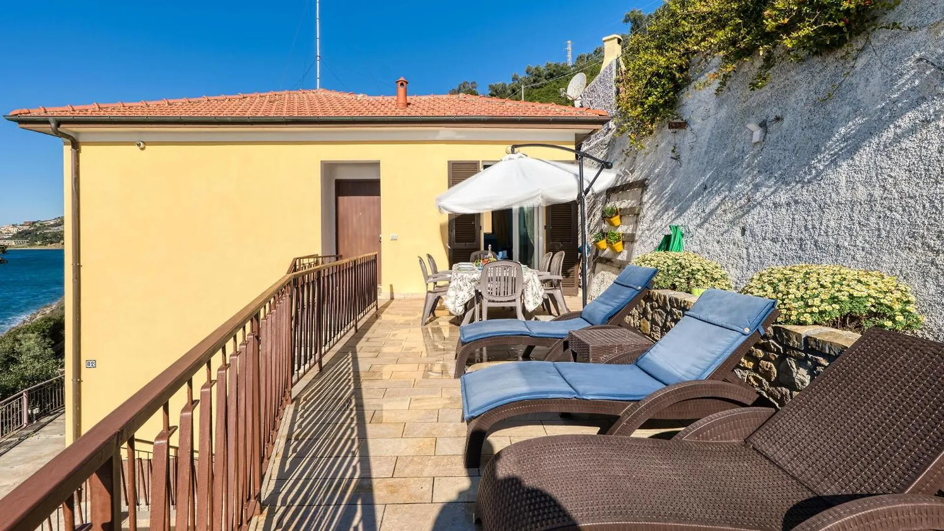 2 Bedroom Awesome Home In Cipressa 0*,