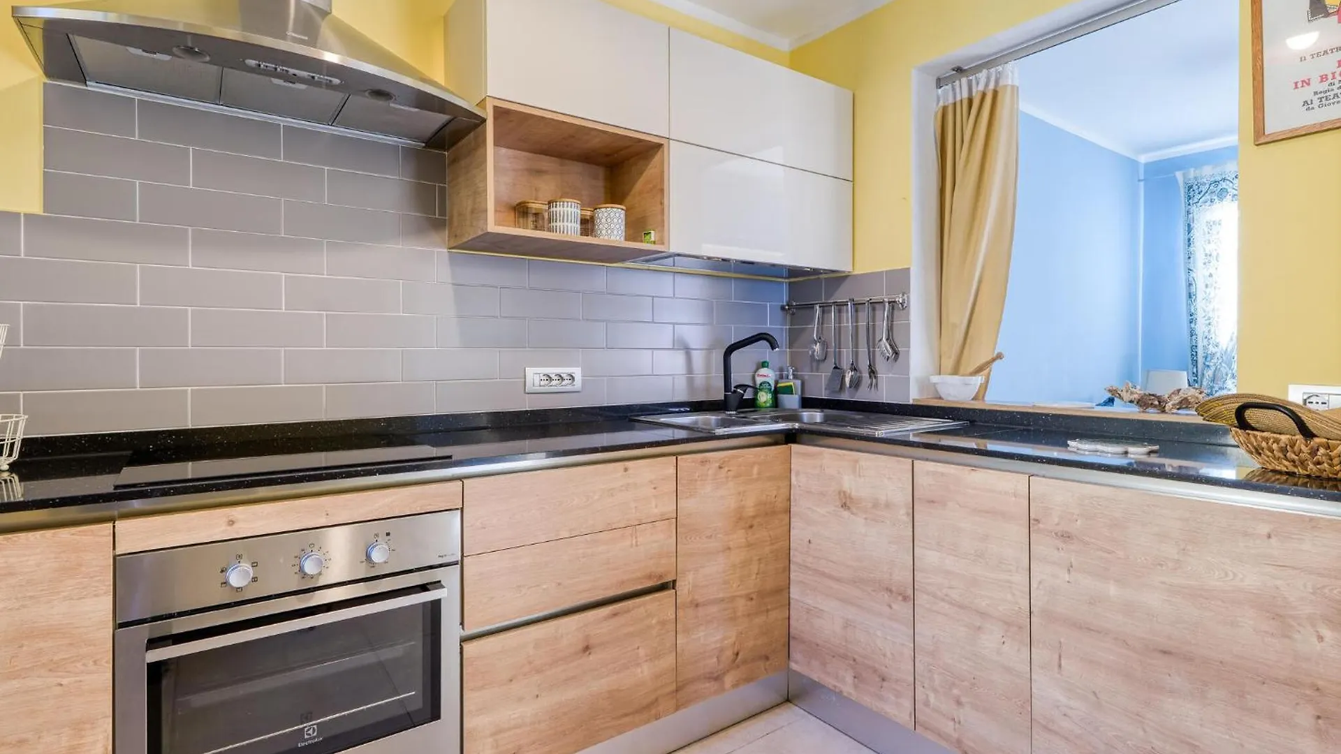 2 Bedroom Awesome Home In Cipressa 0*,  Italia