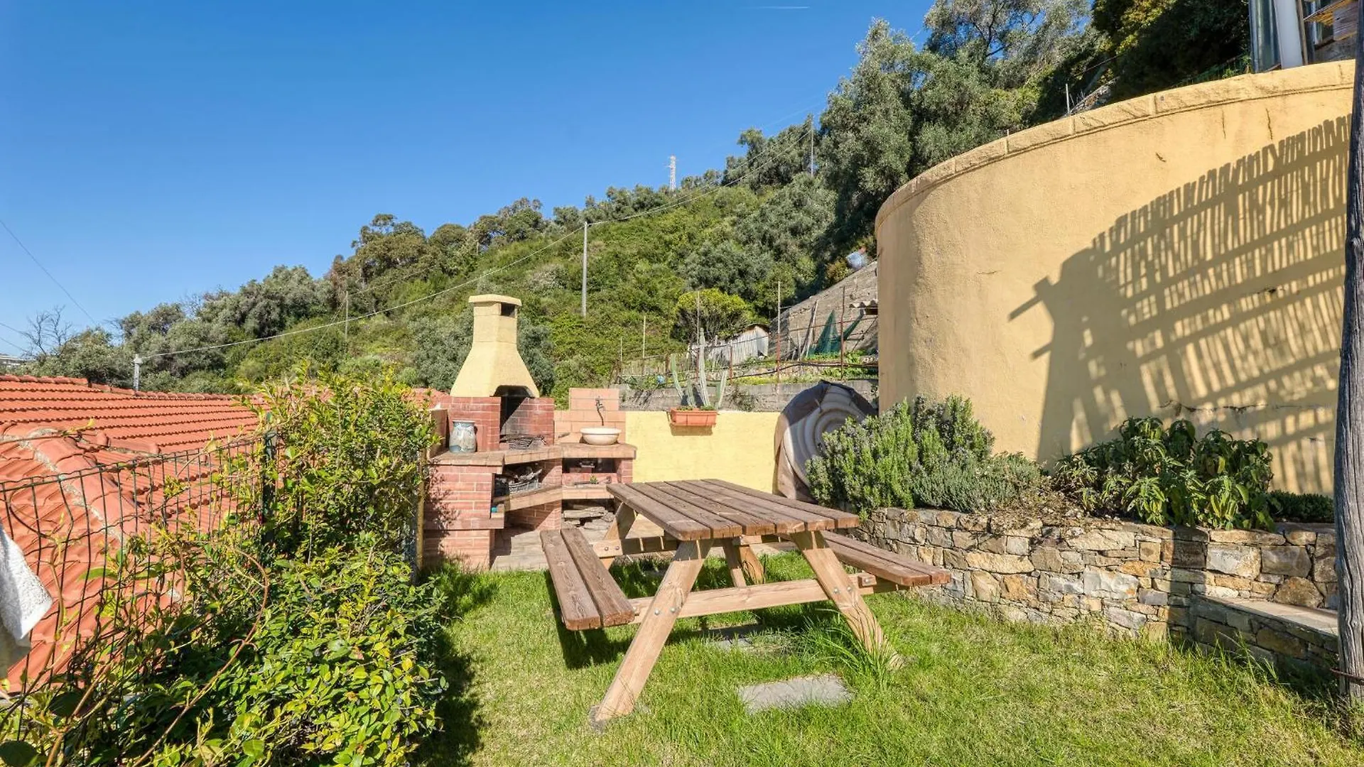 2 Bedroom Awesome Home In Cipressa 0*,  Italia