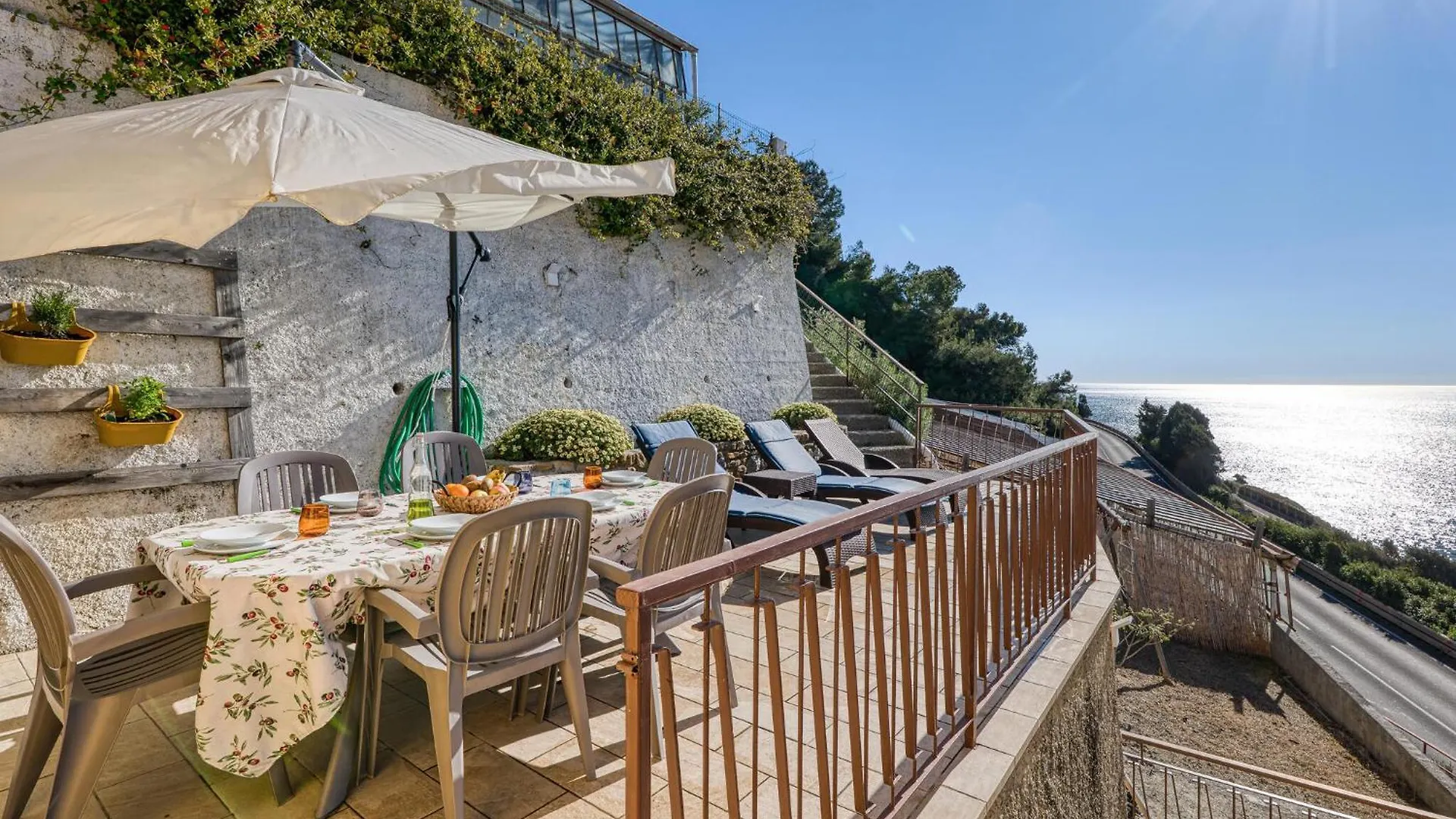 2 Bedroom Awesome Home In Cipressa Casa vacanze